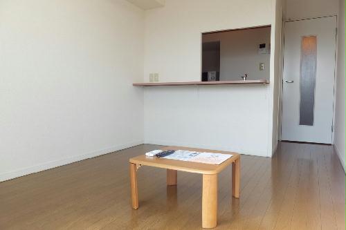 居室・リビング　１Ｆ　カウンターキッチンのお部屋です。