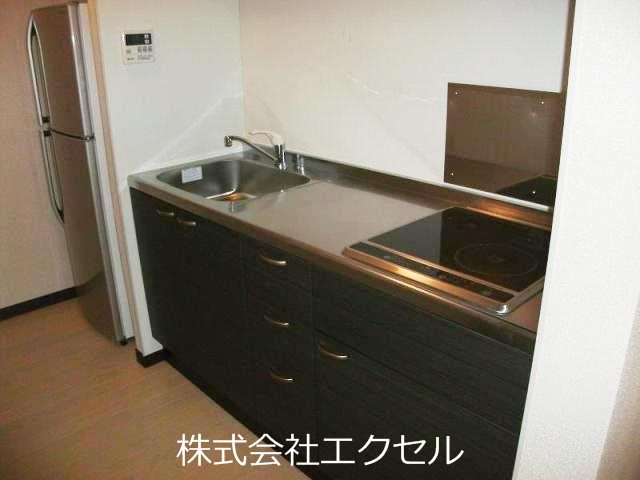 キッチン　IHコンロ付きです。
