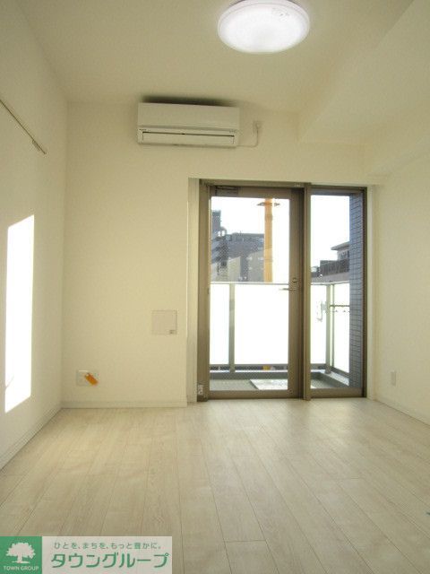 居室・リビング　居室には照明が付いてます☆