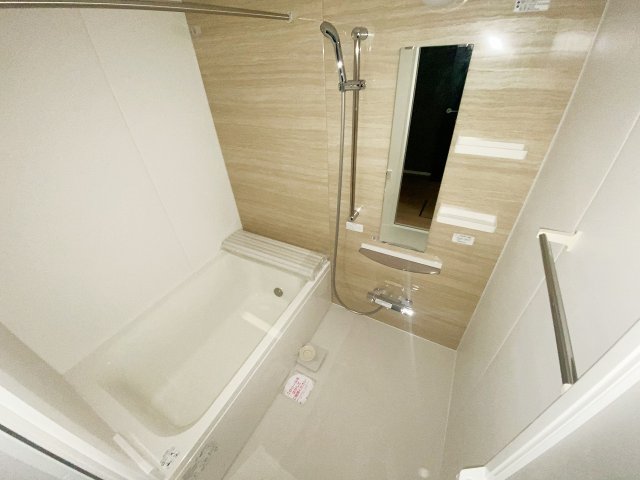 バス・シャワールーム　別号室の参考写真です。