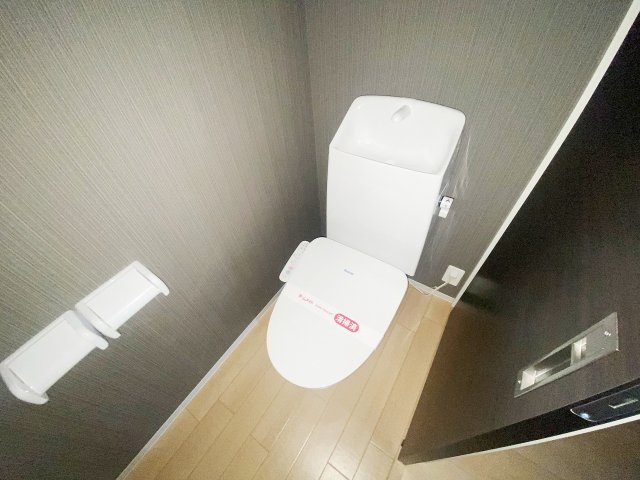 トイレ　別号室の参考写真です。