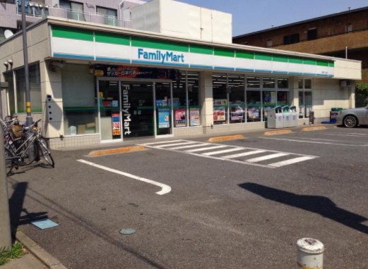 コンビニ　ファミリーマート板橋三園店（コンビニ）まで507m