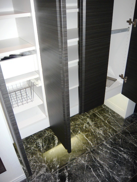 玄関　シューズ収納