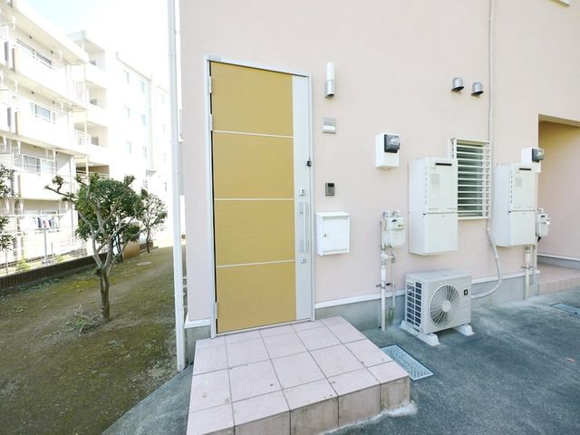 エントランス　★お部屋探しはタウンハウジング高幡不動店まで★