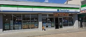 コンビニ　ファミリーマート 飯能駅南口店（コンビニ）まで700m