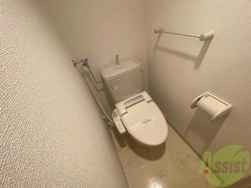 トイレ　ウォシュレット機能がついたトイレ。安心して使用できますね。