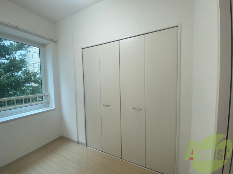 収納　寝室の収納です。部屋がすっきり片付きます。