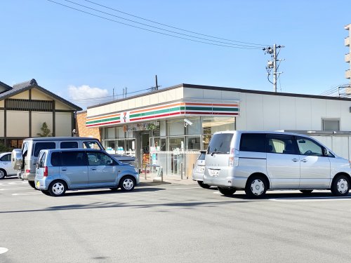 コンビニ　セブンイレブン 静岡草薙SS店（コンビニ）まで672m