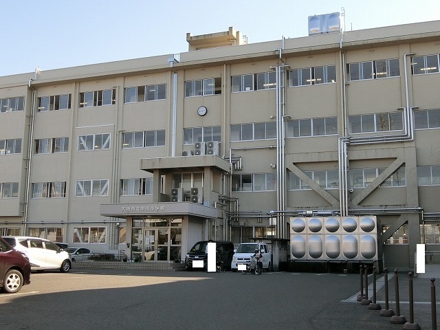 小学校　大垣市立中川小学校（小学校）まで720m