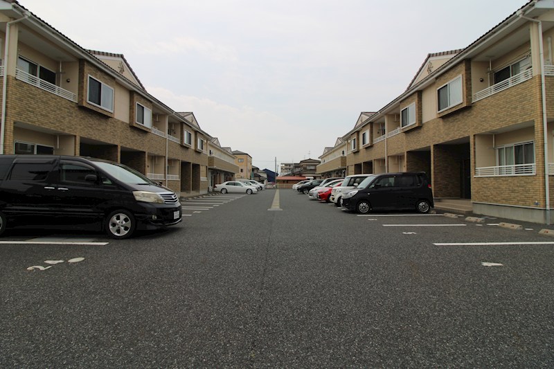 駐車場　敷地内駐車場