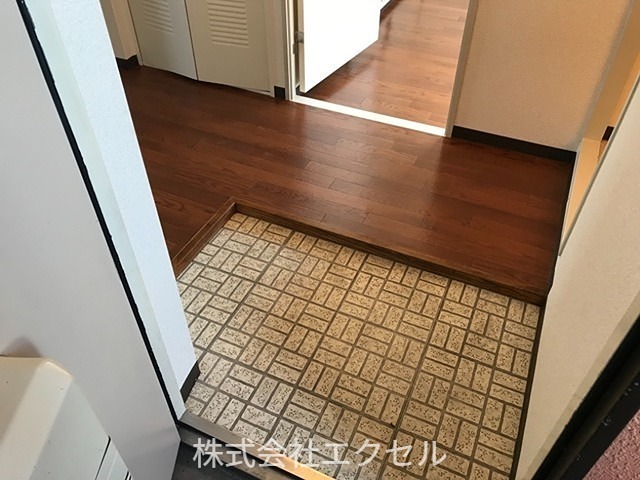 玄関　シューズボックス付きの玄関です。