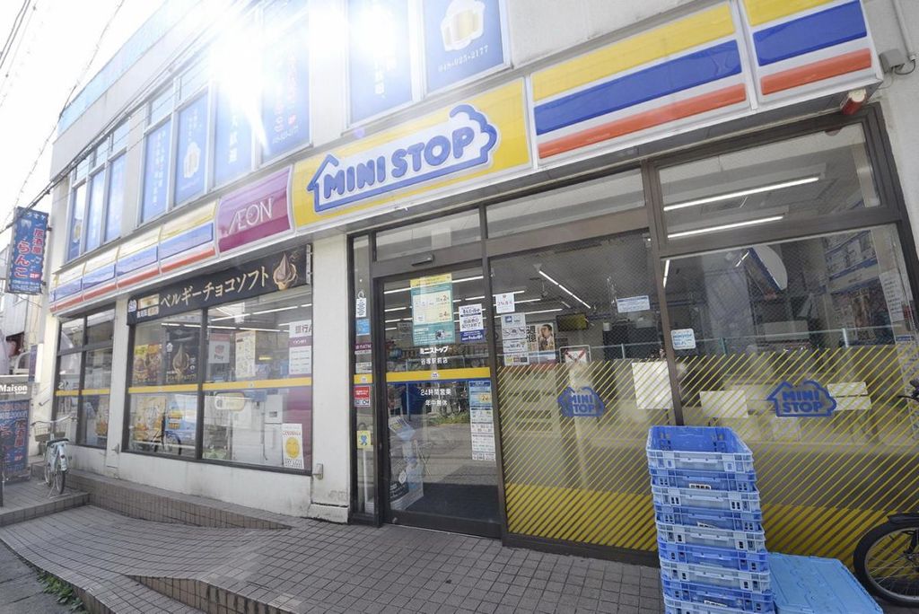 コンビニ　ミニストップ谷塚駅前店（コンビニ）まで1030m