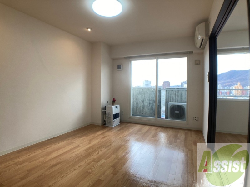 居室・リビング　明るいお部屋は気持ちよく過ごせそうですね。