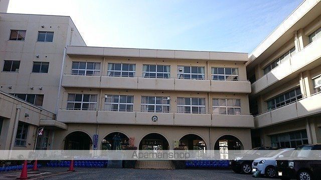 小学校　長坂台小学校（小学校）まで680m