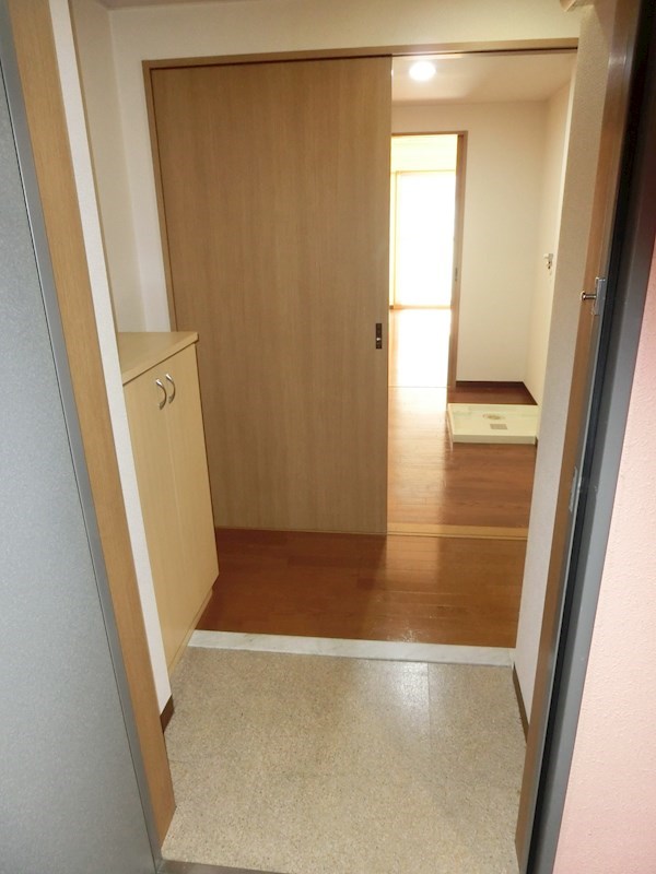 玄関　＊別部屋を参照しました。