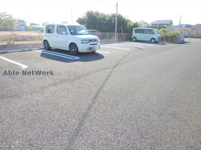 駐車場　駐車場