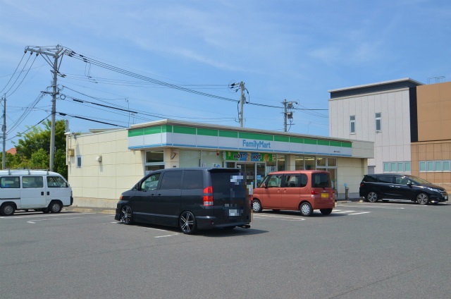 コンビニ　ファミリーマート若松ひびきの店（コンビニ）まで498m