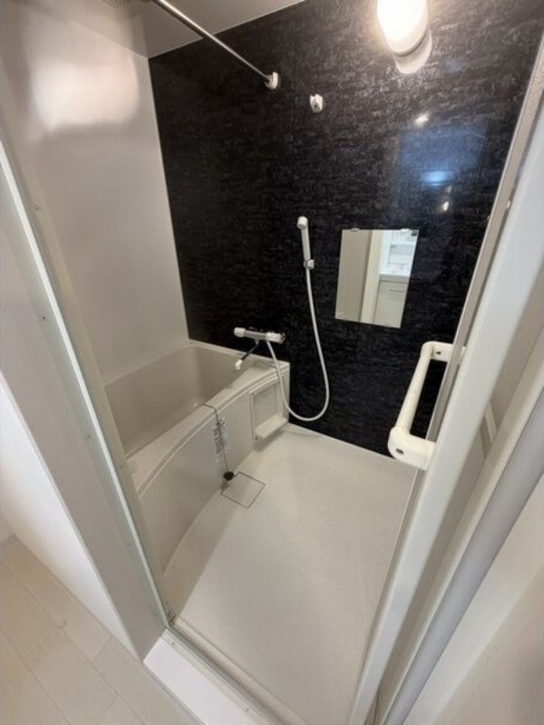 バス・シャワールーム　※同物件・別タイプの部屋になります。