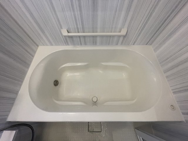 バス・シャワールーム　コンパクトで使いやすいお風呂です