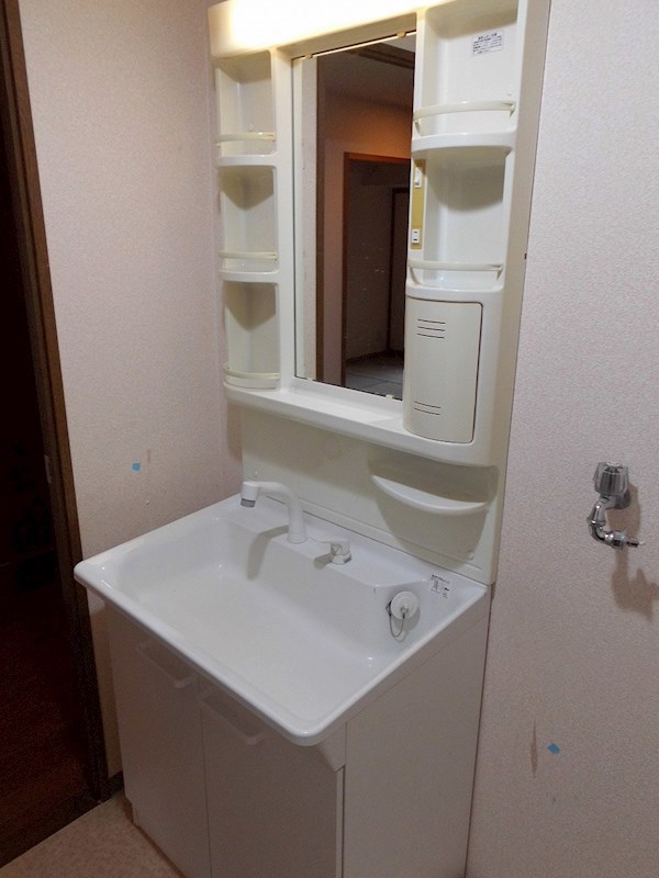 プラザハイツ二ツ屋B棟の内装写真