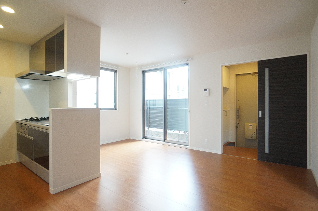 1LDK Apartment in Meguro, Tokyo — photo 3 of 3