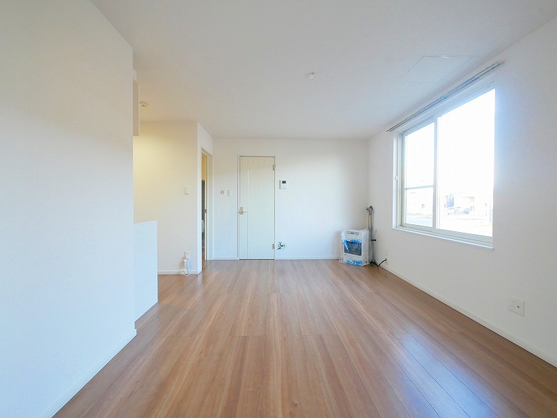 居室・リビング　温かみのある内装のお部屋です♪