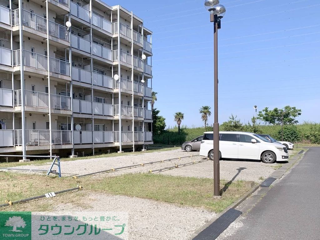 駐車場　駐車場