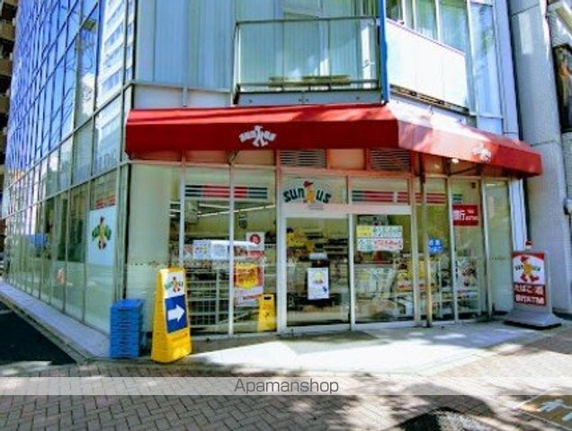 コンビニ　ファミリーマート銀座昭和通り店（コンビニ）まで156m