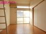 居室・リビング　※同棟別部屋の写真です