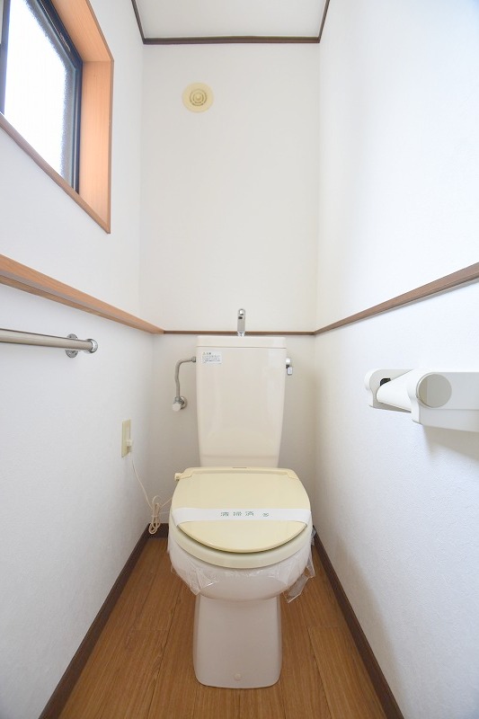 畑賀2丁目貸家のトイレ写真