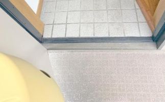玄関　参考写真：別部屋タイプ