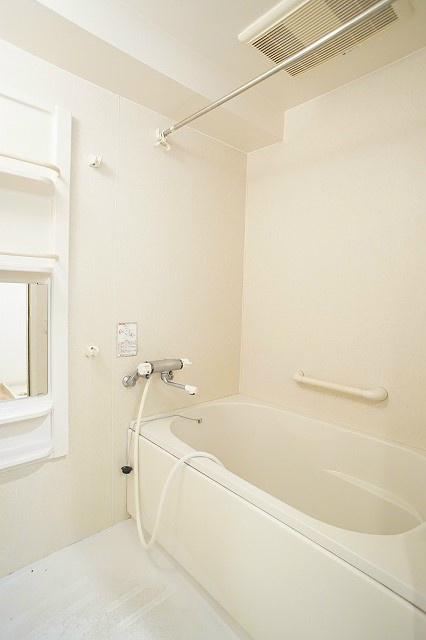 バス・シャワールーム　参考写真（同建物別部屋のものです）