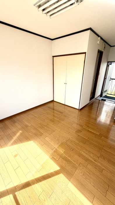 ヴィレッジ関本の居間写真