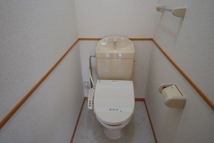 富山地鉄不二越上滝 朝菜町駅 徒歩9分 2階建 築25年のトイレ写真