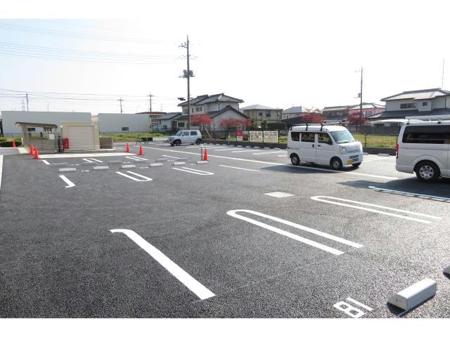 駐車場　駐車場