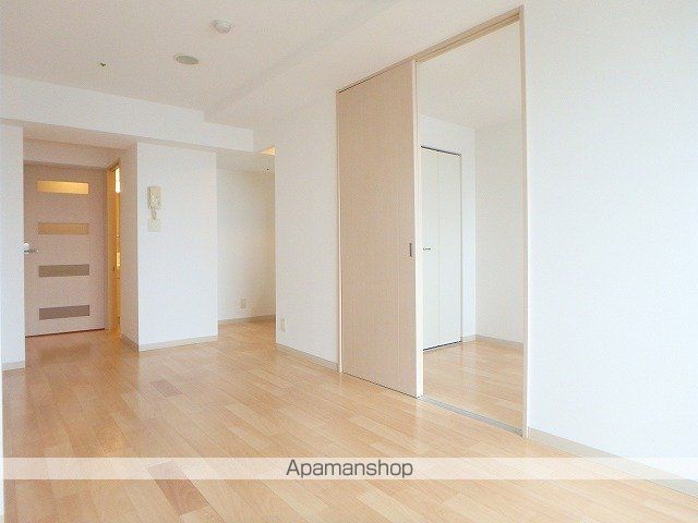 ジュエルタワーの居間写真