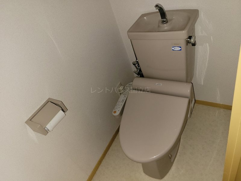 ＪＲ南武線 矢川駅 徒歩7分 4階建 築35年のトイレ写真