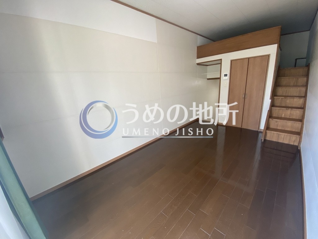 西鉄天神大牟田線 聖マリア病院前駅 徒歩11分 2階建 築14年の居間写真