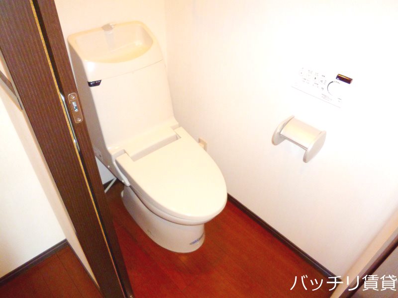 トイレ　別号室写真の為現況を優先致します。