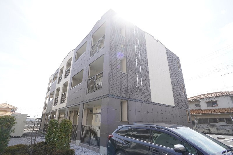 ＪＲ高崎線 高崎駅 徒歩19分 3階建 築24年の外観写真