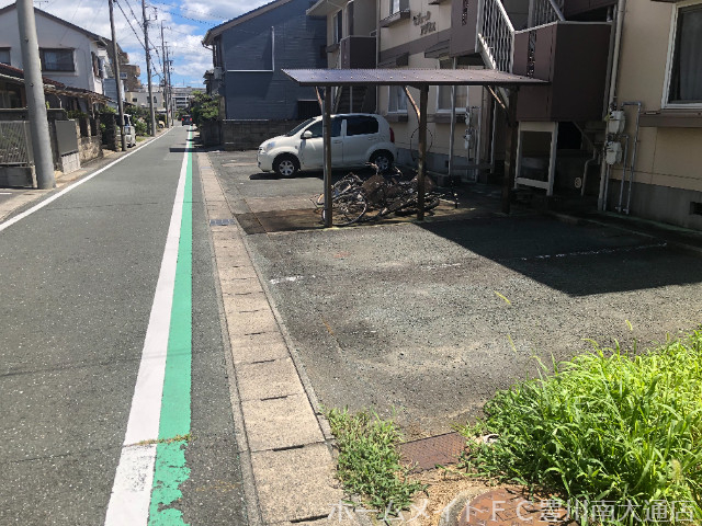 【セジュール　アグネスの駐車場】