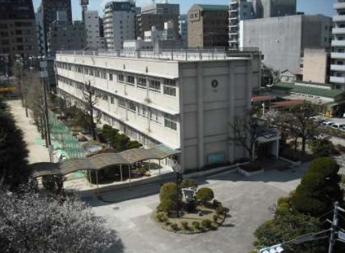 【広島市中区幟町のマンションの小学校】