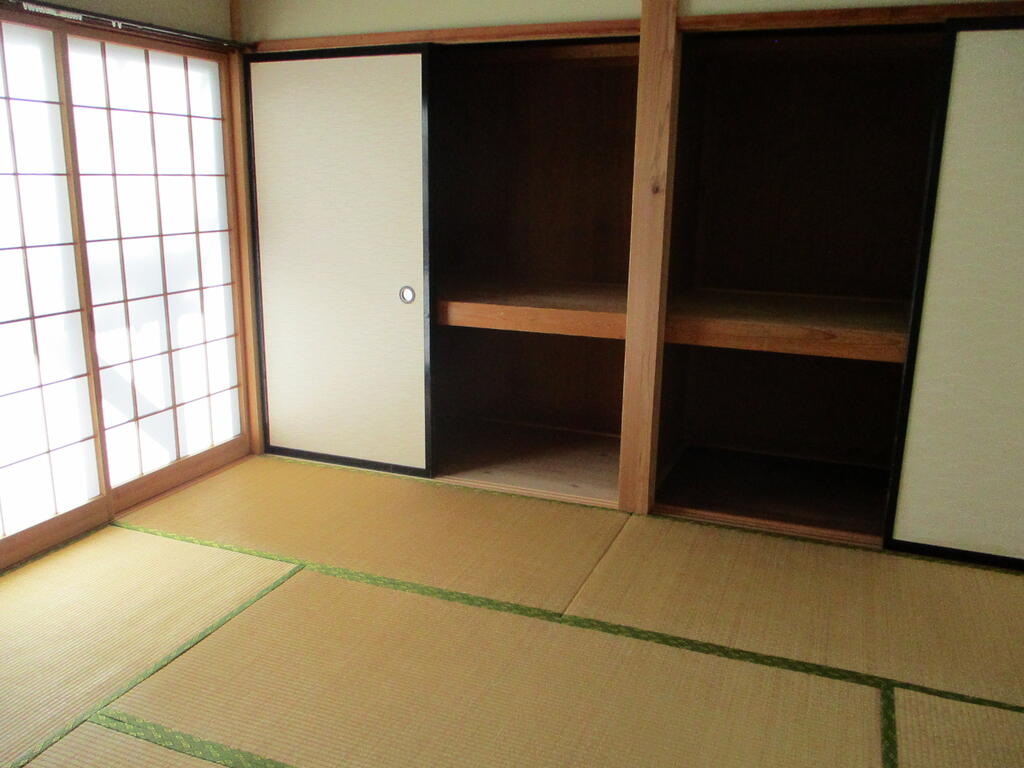 菊池貸家4号棟の居間写真