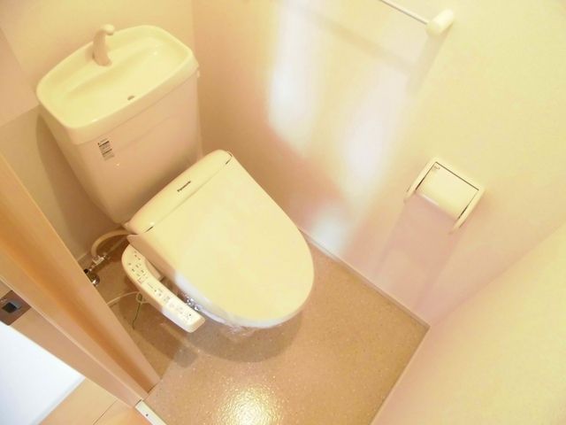 【足利市本城のアパートのトイレ】