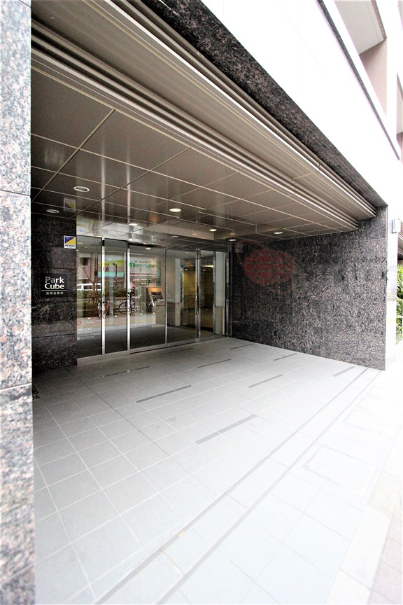 エントランス　弊社は都内全域の物件が仲介手数料最大無料でご案内可能！