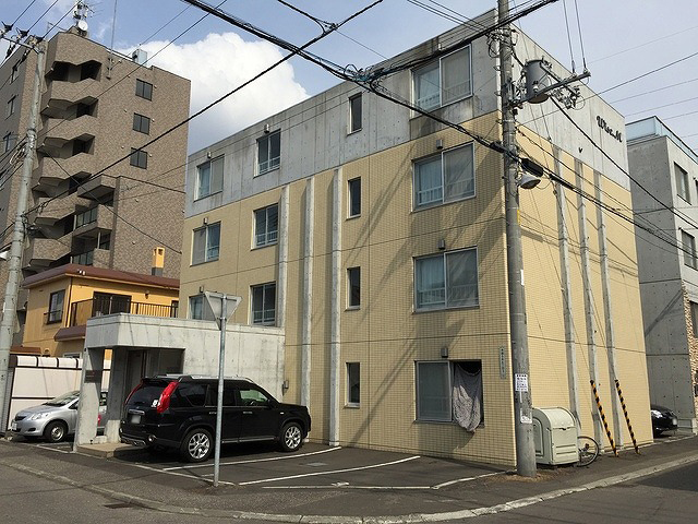 札幌市豊平区美園六条のマンションの建物外観