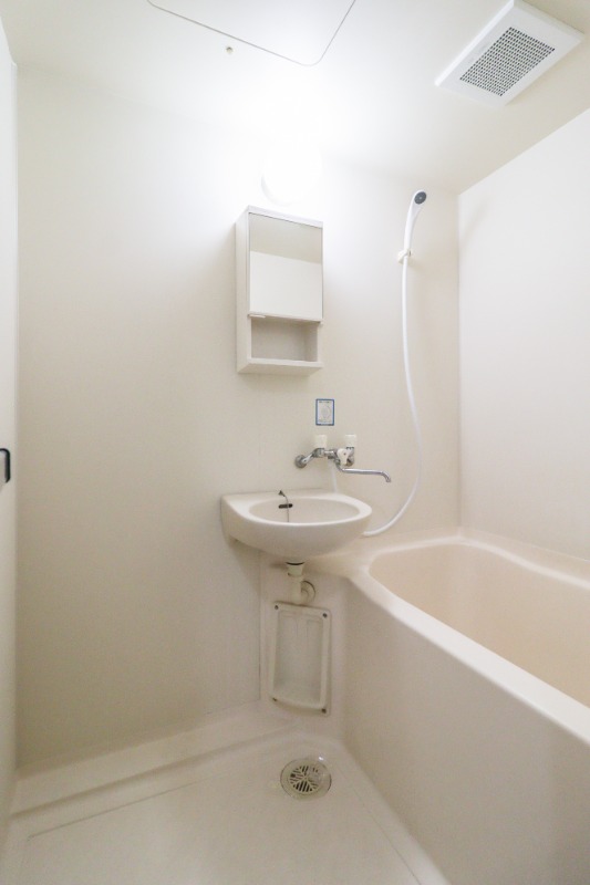 バス・シャワールーム　図面と現状に相違がある場合には現状を優先