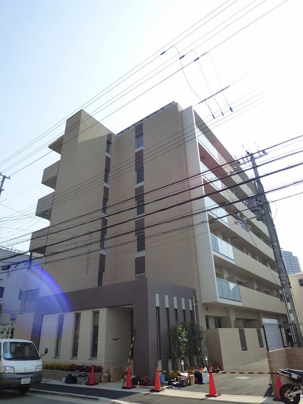 神戸市中央区吾妻通のマンションの建物外観