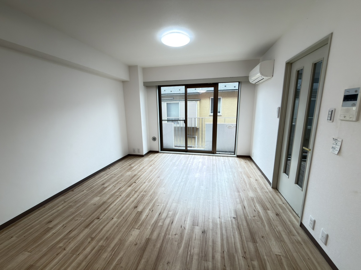 居室・リビング　明るい印象のお部屋です