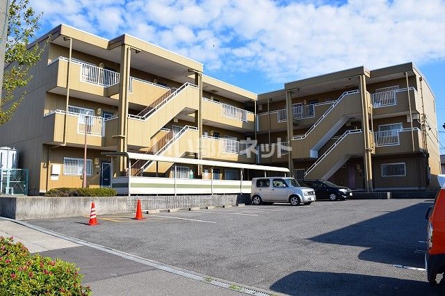 知多市つつじが丘のマンションの建物外観